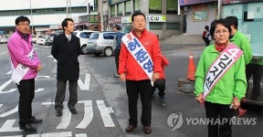 휴일 인사 나선 노원병 후보들