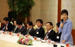 박 대통령, 언론사 편집국장ㆍ보도국장 오찬