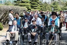 英연방 6·25 참전용사, 부산유엔기념공원 참배