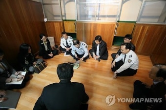 <카메라뉴스> 유치장에 경찰청장이?