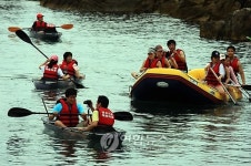 해양레일바이크 삼척 용화항서 투명카누 즐긴다