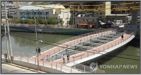 부산 동천에 주민 소통 도울 오작교 탄생