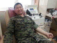  349회 헌혈한 7공수 노규동 원사
