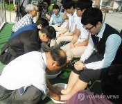  대전관저고, 스승의날 제자사랑 세족식