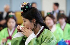 태어나 처음 맛보는 술