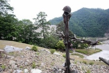 최전방 가곡 `비목 탄생지에 녹슨 철모