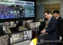 유정복 장관, 광주 CCTV 통합관제센터 방문