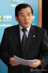 노사정위원장에 김대환, 새만금위원장에 이연택