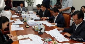법안심사하는 국회 정무위