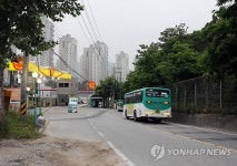 입주 코앞 대단위 아파트단지 연결도로 부실