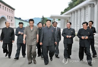 北 김정은, 자강도 군수공장 현지지도