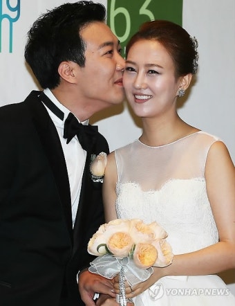 장윤정·도경완 아나 결혼..