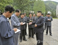 北 김정은, 함흥시 기계공장 잇달아 시찰