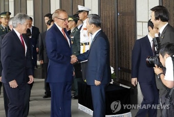 전쟁기념관 방문한 호주 외교.국방장관