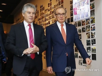 전쟁기념관 방문한 호주 외교.국방장관