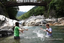 무더워 날리는 산청 지리산 중산리 계곡