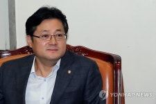 '귀태'발언 논란, 홍익표는 누구