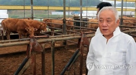축산 농가 방문한 김한길 민주당 대표