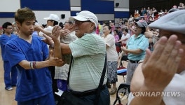 장마철, 어르신들에게 필요한 운동입니다