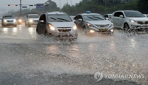서해상 비구름대의 영향, 중부지방은 강한 폭우 지속...출근길 불편 예상