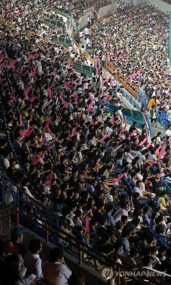 프로야구, 345경기만에 400만 관중 돌파