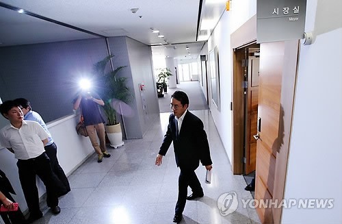 윤석열 전 대통령, 김건희 특검팀 소환 불응으로 내란 특검 예정, 국회의원들 비서실장 역할 논란 반미 발언 수사 확대