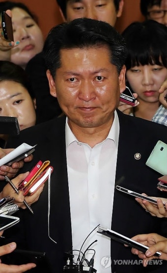 정청래, 이재명 대통령과 눈물 나눠…정치인들의 감동적인 순간들로 국민들 관심몰아줌