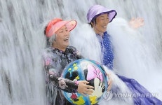 함양 부전계곡 물놀이로 더위 탈출