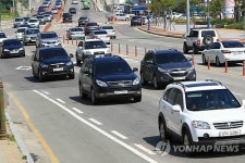 붐비는 동해안 도로