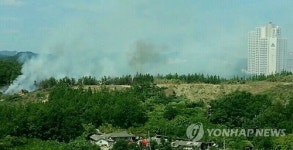 포항시 양덕 야산 산불…진화 작업 중