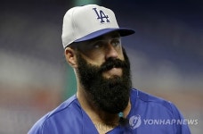 <美야구> 면도기 회사 털보 윌슨이 수염 깎으면 11억 준다