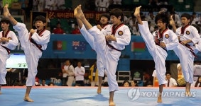 손발 착착…태권 체조