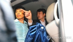 의원회관으로 이동하는 이석기
