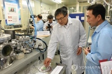 최문기 장관, 한국표준과학연구원 진공기술센터 방문