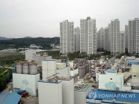 너무 가까운 화학공장과 아파트단지