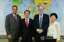 뉴질랜드 고등교육 장관, 송파구 잠신 중학교 방문