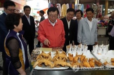 이동필 농식품부 장관 세종전통시장 방문