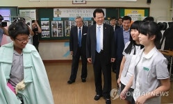 자유학기제 운영학교 방문한 교육부 장관