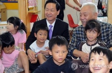 어린이와 만난 김한길 대표