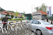 심각한 분위기 속 굳게 닫힌 국군춘천병원