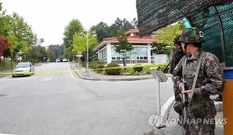 심각한 분위기 속 굳게 닫힌 국군춘천병원