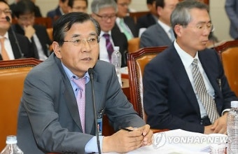 <2013국감> 답변하는 김대환 노사정위원장