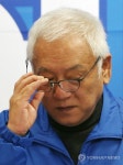 안경 쓰는 김한길 대표