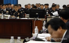 답변하는 윤철규 강원지방경찰청장