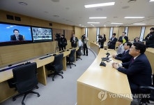 강창희 국회의장 세종청사 영상회의실 시연