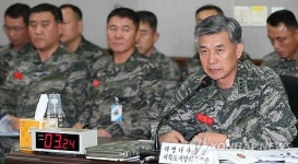 <2013국감> 답변하는 이영주 해병대사령관