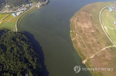 하늘에서 본 낙동강 녹조