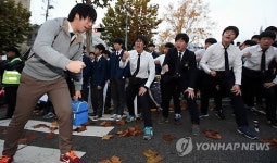  선후배 합심 응원