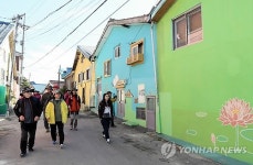 시간 멈춘 인천 우각로마을…예술로 시계 돌리다