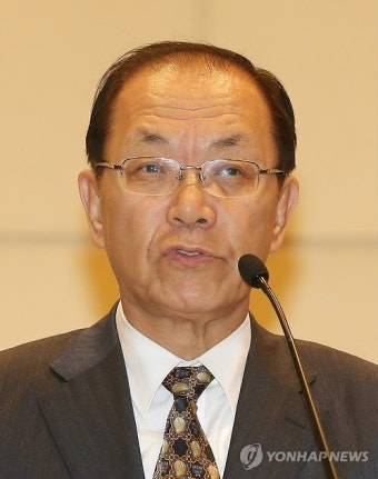인사말하는 황우여 대표